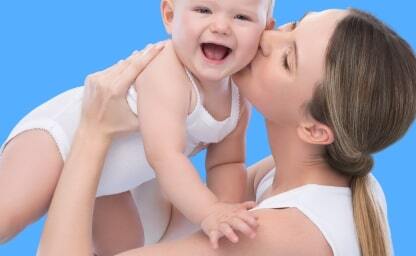 Pomysły na prezent świąteczny dla niej i dla niego - postaw na sprawdzone kosmetyki!